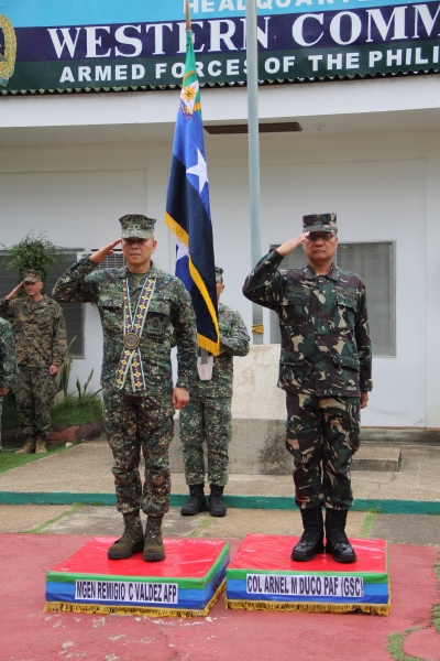 MGEN VALDEZ TNIG PN & MGEN TANALGO COMMANDANT PMC VISIT HWC 31 JULY 15 (123)